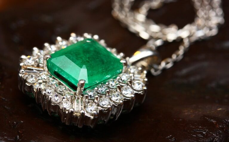 Learn How to Choose the Perfect Gemstones for Your Personality